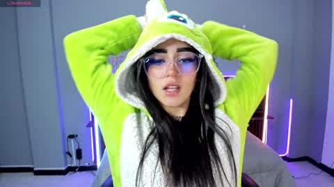Snapshot of valentina_asmodea chatting on 12/17/24, 02:12 VALENTINA online show from 12/17/24, 02:12