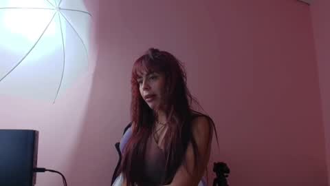 Snapshot of valentina_camposs chatting on 09/23/25, 06:22 valen online show from 09/23/25, 06:22