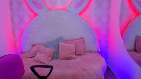 Valentina online show from 11/05/25, 01:33