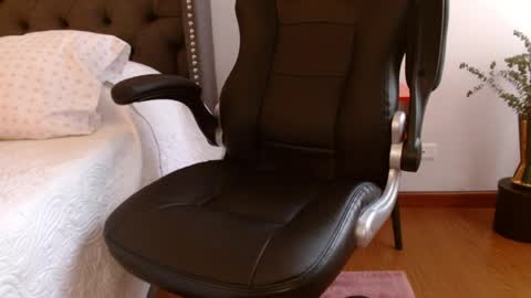 Valen Ferrer online show from 04/10/26, 08:02