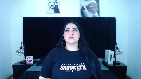 Snapshot of valentina_fox01_ chatting on 02/11/26, 10:15 Valentina online show from 02/11/26, 10:15