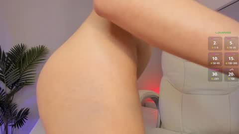 VALENTINA  online show from 02/09/25, 01:00