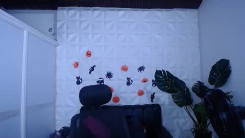 Valentina  online show from 10/04/25, 10:30