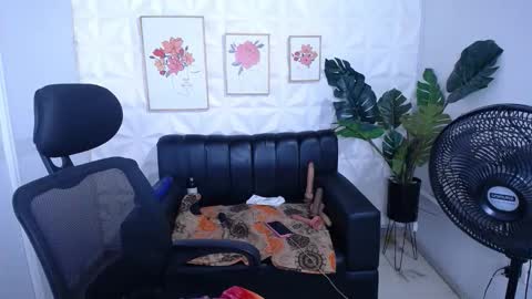 Valentina  online show from 02/24/26, 10:08