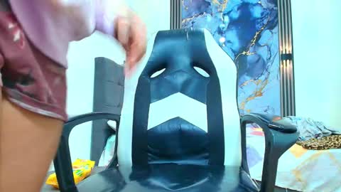 valentina_y_sneiderr online show from 02/09/26, 06:56