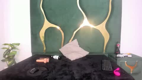 valentinaasm online show from 04/21/26, 03:57