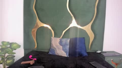 valentinaasm online show from 04/23/26, 03:41