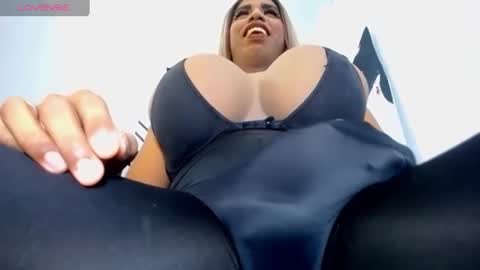 valentinabigcock23 online show from 10/03/25, 12:35