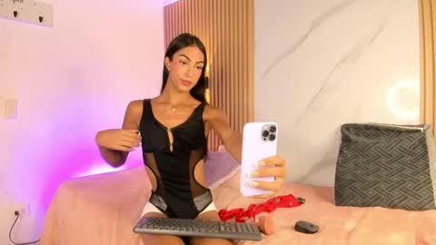 Snapshot of valentinaliux_ chatting on 04/22/26, 12:07 valentinaliux_ online show from 04/22/26, 12:07