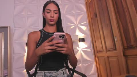 Snapshot of valentinaliux_ chatting on 05/21/26, 11:50 valentinaliux_ online show from 05/21/26, 11:50