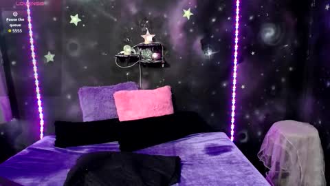 valentinarojass_ online show from 03/19/26, 02:21