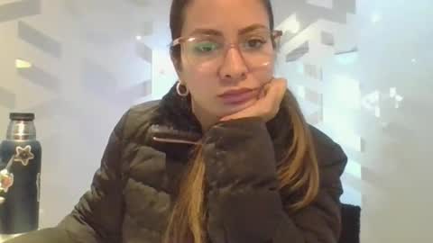 Snapshot of valentinaseleni1 chatting on 05/18/26, 06:36 Valentina online show from 05/18/26, 06:36