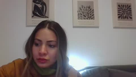 valentinaseleni24 online show from 07/05/26, 11:34