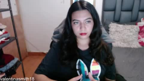 valentinasmith18 online show from 04/14/26, 01:00