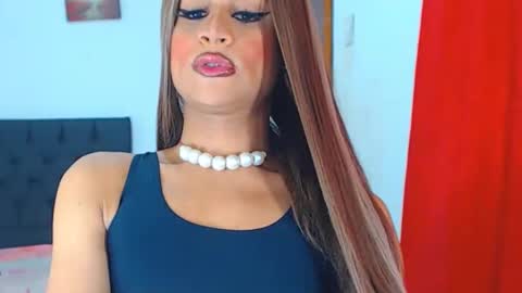 Snapshot of valentinaxxxdoll chatting on 02/10/25, 06:35 VALENTINA online show from 02/10/25, 06:35