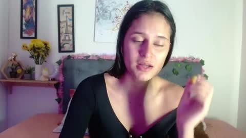 V A L E N T I N I online show from 09/21/25, 07:59