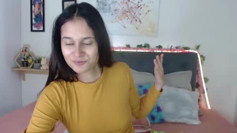 V A L E N T I N I online show from 10/23/25, 08:18