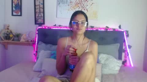 V A L E N T I N I online show from 11/07/25, 07:58