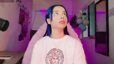 Snapshot of valentinna_5 chatting on 11/02/25, 03:36 Danielle Please help me to reach 300 thumbs up online show from 11/02/25, 03:36