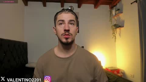 valentino online show from 11/10/25, 12:09