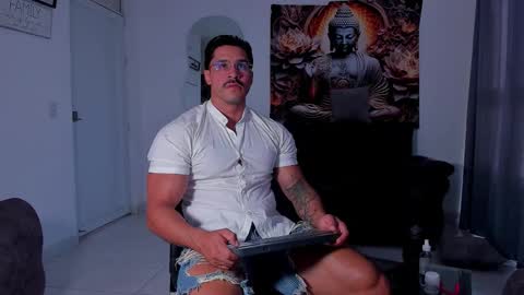    online show from 11/08/25, 01:55