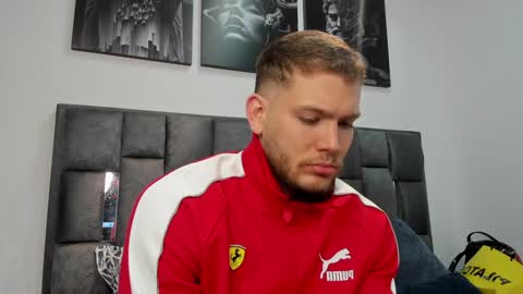 Valentino Ferrari online show from 12/22/24, 02:17