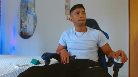 Mistery Guy online show from 10/02/25, 04:47