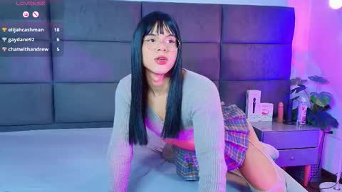 valentino moon online show from 12/23/25, 02:09