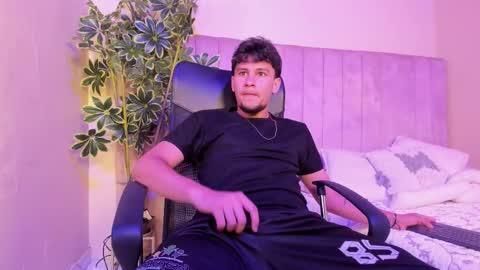 VALENTINO online show from 02/27/26, 12:38