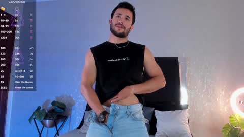 Valentino online show from 12/09/24, 05:40