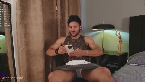 Valentino online show from 11/11/25, 09:15