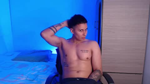 VALENTINO online show from 11/20/25, 08:08