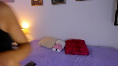 valeri_10 online show from 11/17/25, 08:09