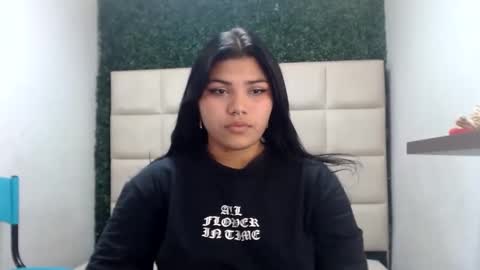 valeri_harpers4 online show from 02/16/25, 10:10