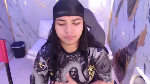 valeri_harpers4 online show from 09/10/25, 01:00