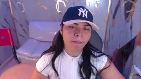 valeri_harpers4 online show from 10/08/25, 12:47