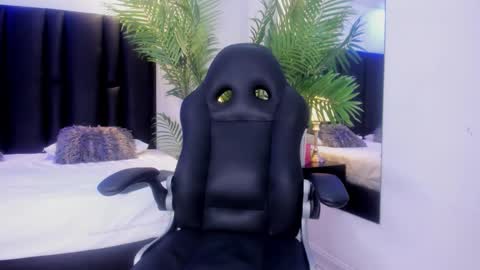 valeri_tafur online show from 10/20/25, 11:05