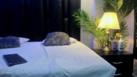 valeri_tafur online show from 11/30/25, 11:03