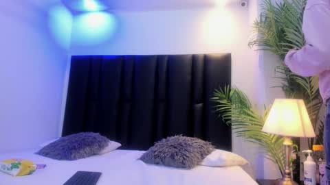 valeri_tafur online show from 12/02/25, 11:04