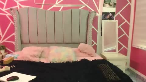 Snapshot of valeria552611 chatting on 02/22/25, 03:58 VALERIA online show from 02/22/25, 03:58