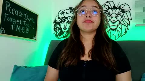 valeria online show from 10/13/25, 01:16