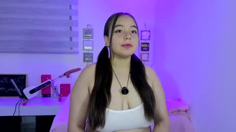 Snapshot of valeria_cherry chatting on 06/20/26, 01:52 valeria online show from 06/20/26, 01:52