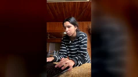 valeria_feroz online show from 06/04/26, 01:17