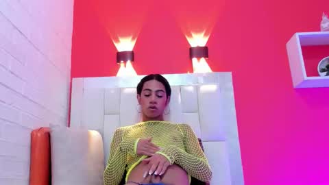 valeria montesio online show from 10/30/25, 01:45