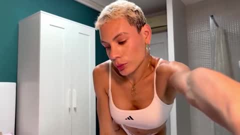 valeria_thonson online show from 11/06/25, 09:54