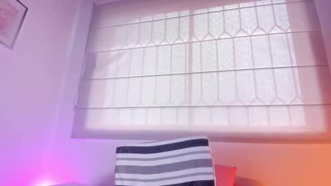 Snapshot of valeria_uribe22 chatting on 05/02/26, 07:30 online show from 05/02/26, 07:30