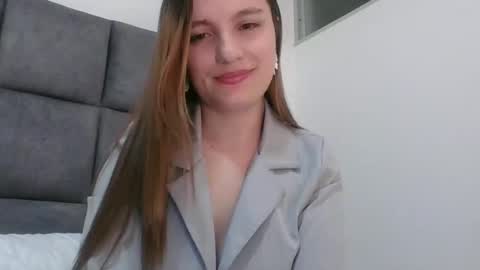 valeriafrannco online show from 02/06/25, 08:29