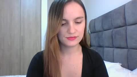 valeriafrannco online show from 02/18/25, 05:20