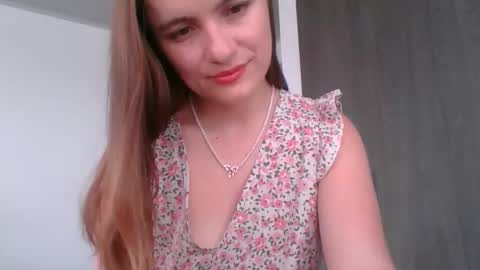 valeriafrannco online show from 02/25/26, 07:45