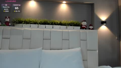 Snapshot of valeriagarciax chatting on 12/09/24, 12:08 ValeriaGarciax online show from 12/09/24, 12:08